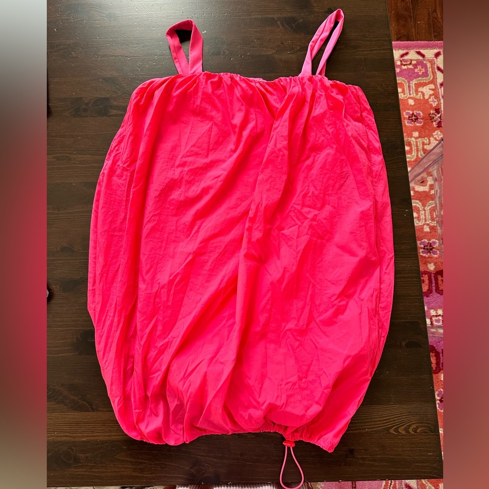 Daily drills bubble dress in hot pink